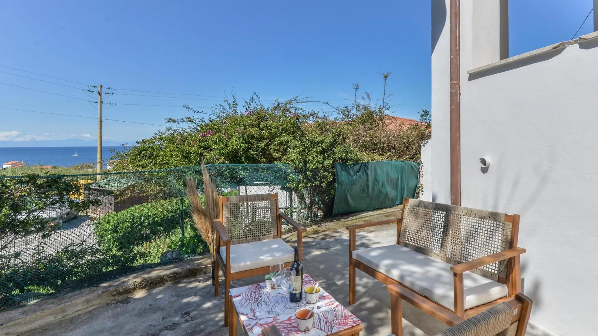 Casa Vacanza Costa Del Sole Pomonte Italy
