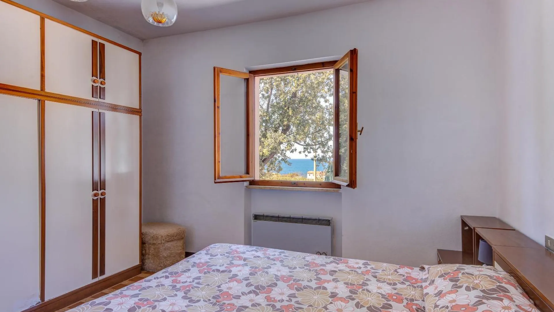 Casa Vacanza Costa Del Sole Pomonte Holiday home