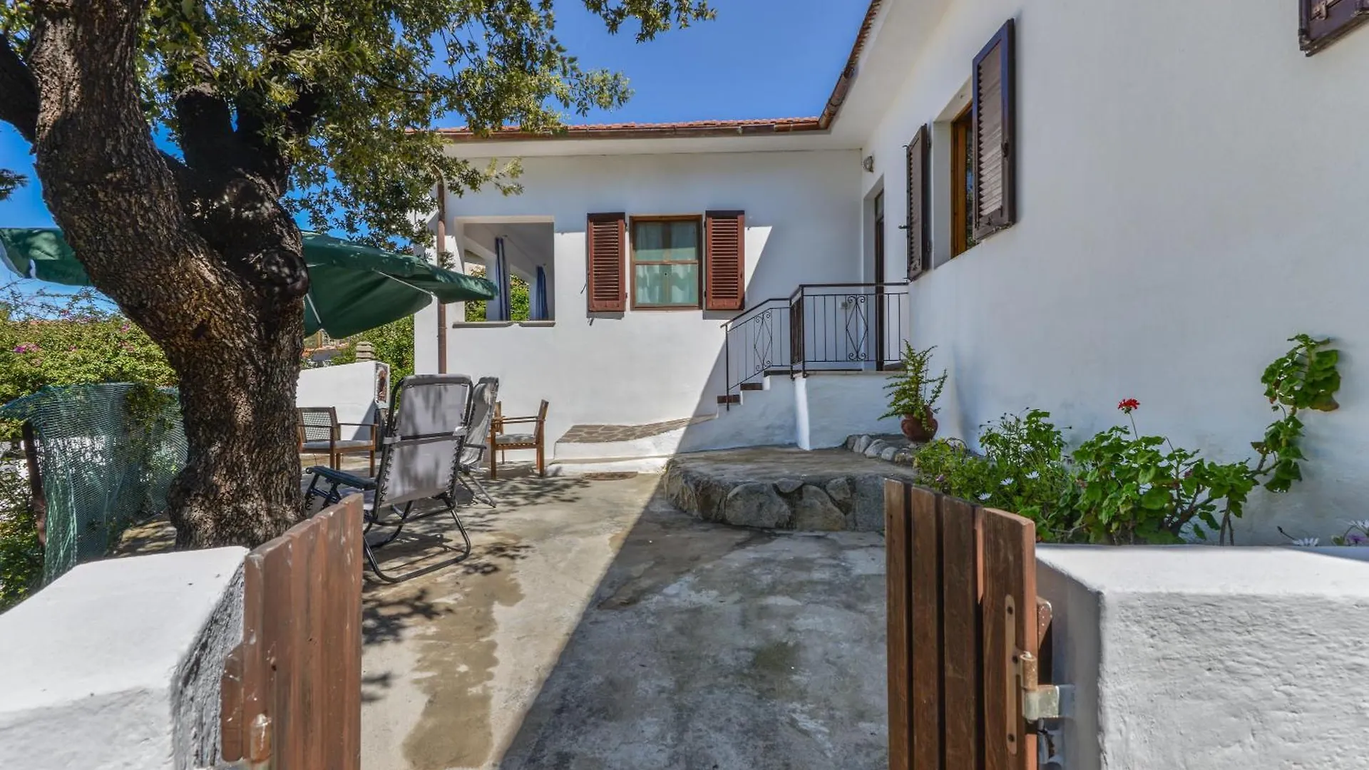 Casa Vacanza Costa Del Sole Pomonte Italy